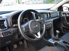 https://www.autoroyal.es/media/com_expautospro/images/big/turismos_todo_terrenos_y_furgonetas_kia_sportage_666ffe29840e7.JPG