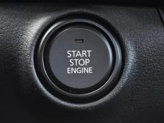https://www.autoroyal.es/media/com_expautospro/images/big/turismos_todo_terrenos_y_furgonetas_mazda_mazda3_65e9aeb3236e0.JPG