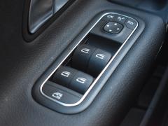 https://www.autoroyal.es/media/com_expautospro/images/big/turismos_todo_terrenos_y_furgonetas_mercedes_a180_67880207f12cf.JPG