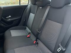 https://www.autoroyal.es/media/com_expautospro/images/big/turismos_todo_terrenos_y_furgonetas_mercedes_a_180_655c798b51be0.JPG