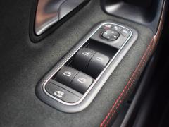 https://www.autoroyal.es/media/com_expautospro/images/big/turismos_todo_terrenos_y_furgonetas_mercedes_a_180d_66b26140f1076.JPG
