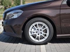 https://www.autoroyal.es/media/com_expautospro/images/big/turismos_todo_terrenos_y_furgonetas_mercedes_a_200_647b043b6fdea.JPG