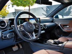 https://www.autoroyal.es/media/com_expautospro/images/big/turismos_todo_terrenos_y_furgonetas_mercedes_a_250_6ad357401dcbe.JPG