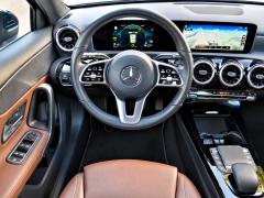 https://www.autoroyal.es/media/com_expautospro/images/big/turismos_todo_terrenos_y_furgonetas_mercedes_a_250_6ad3574303dea.JPG