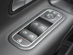 https://www.autoroyal.es/media/com_expautospro/images/big/turismos_todo_terrenos_y_furgonetas_mercedes_a_250e_67e53849663c8.JPG