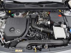 https://www.autoroyal.es/media/com_expautospro/images/big/turismos_todo_terrenos_y_furgonetas_mercedes_a_250e_67e5384c76125.JPG