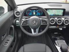 https://www.autoroyal.es/media/com_expautospro/images/big/turismos_todo_terrenos_y_furgonetas_mercedes_a_250e_67e538b188956.JPG