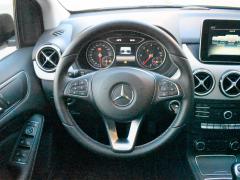 https://www.autoroyal.es/media/com_expautospro/images/big/turismos_todo_terrenos_y_furgonetas_mercedes_b_180_5e4fa7876b363.JPG