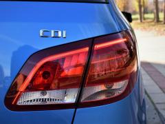 https://www.autoroyal.es/media/com_expautospro/images/big/turismos_todo_terrenos_y_furgonetas_mercedes_b_180_5fbbe25bc15e0.JPG