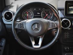 https://www.autoroyal.es/media/com_expautospro/images/big/turismos_todo_terrenos_y_furgonetas_mercedes_b_180_5fbbe262b84c6.JPG
