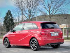 https://www.autoroyal.es/media/com_expautospro/images/big/turismos_todo_terrenos_y_furgonetas_mercedes_b_180_61d86c85a3d47.jpg