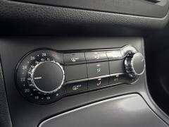 https://www.autoroyal.es/media/com_expautospro/images/big/turismos_todo_terrenos_y_furgonetas_mercedes_b_180_61d86c89409aa.jpg