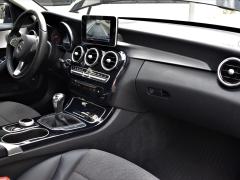 https://www.autoroyal.es/media/com_expautospro/images/big/turismos_todo_terrenos_y_furgonetas_mercedes_c_200_648464bf9a5de.JPG