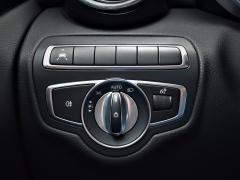 https://www.autoroyal.es/media/com_expautospro/images/big/turismos_todo_terrenos_y_furgonetas_mercedes_c_200_64a9500a1dc5a.JPG