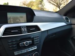 https://www.autoroyal.es/media/com_expautospro/images/big/turismos_todo_terrenos_y_furgonetas_mercedes_c_220_620557acafc58.JPG