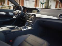 https://www.autoroyal.es/media/com_expautospro/images/big/turismos_todo_terrenos_y_furgonetas_mercedes_c_220_620557b503b27.JPG