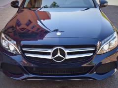https://www.autoroyal.es/media/com_expautospro/images/big/turismos_todo_terrenos_y_furgonetas_mercedes_c_220d_60bf864f5dc92.JPG