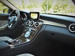 https://www.autoroyal.es/media/com_expautospro/images/big/turismos_todo_terrenos_y_furgonetas_mercedes_c_220d_60bf8651dd907.JPG