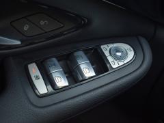 https://www.autoroyal.es/media/com_expautospro/images/big/turismos_todo_terrenos_y_furgonetas_mercedes_c_220d_60f59baf75ee0.JPG