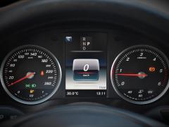 https://www.autoroyal.es/media/com_expautospro/images/big/turismos_todo_terrenos_y_furgonetas_mercedes_c_220d_60f59bba5ce13.JPG