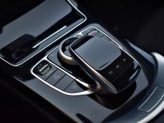 https://www.autoroyal.es/media/com_expautospro/images/big/turismos_todo_terrenos_y_furgonetas_mercedes_c_220d_60f59bd41a3f7.JPG