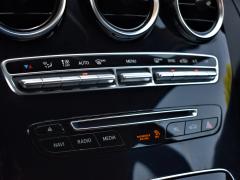 https://www.autoroyal.es/media/com_expautospro/images/big/turismos_todo_terrenos_y_furgonetas_mercedes_c_220d_60f59bd41a5fa.JPG