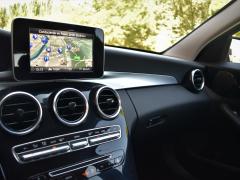 https://www.autoroyal.es/media/com_expautospro/images/big/turismos_todo_terrenos_y_furgonetas_mercedes_c_220d_60f59bd4adac1.JPG
