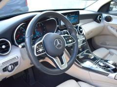 https://www.autoroyal.es/media/com_expautospro/images/big/turismos_todo_terrenos_y_furgonetas_mercedes_c_220d_664b793513dbf.JPG