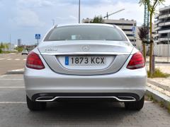 https://www.autoroyal.es/media/com_expautospro/images/big/turismos_todo_terrenos_y_furgonetas_mercedes_c_220d_667d2a07df068.JPG