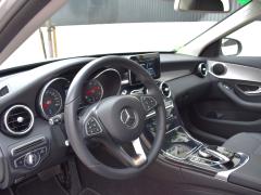 https://www.autoroyal.es/media/com_expautospro/images/big/turismos_todo_terrenos_y_furgonetas_mercedes_c_220d_667d2a110e9d6.JPG