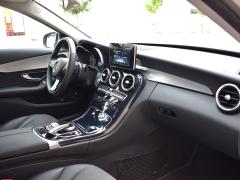 https://www.autoroyal.es/media/com_expautospro/images/big/turismos_todo_terrenos_y_furgonetas_mercedes_c_220d_667d2a15a07b4.JPG
