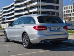 https://www.autoroyal.es/media/com_expautospro/images/big/turismos_todo_terrenos_y_furgonetas_mercedes_c_220d_671a2d22c620b.JPG