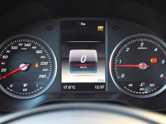 https://www.autoroyal.es/media/com_expautospro/images/big/turismos_todo_terrenos_y_furgonetas_mercedes_c_220d_671a2d2919d71.JPG
