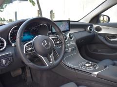 https://www.autoroyal.es/media/com_expautospro/images/big/turismos_todo_terrenos_y_furgonetas_mercedes_c_220d_6847095fe0691.JPG