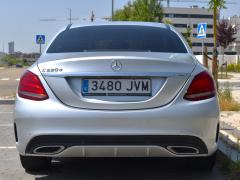 https://www.autoroyal.es/media/com_expautospro/images/big/turismos_todo_terrenos_y_furgonetas_mercedes_c_220d_6852dbdb433a7.JPG