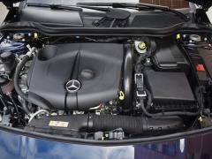 https://www.autoroyal.es/media/com_expautospro/images/big/turismos_todo_terrenos_y_furgonetas_mercedes_cla_200_6151eadbbb2bd.JPG