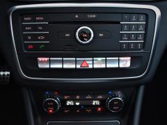 https://www.autoroyal.es/media/com_expautospro/images/big/turismos_todo_terrenos_y_furgonetas_mercedes_cla_200_63af375c4b82a.JPG