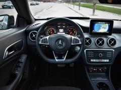 https://www.autoroyal.es/media/com_expautospro/images/big/turismos_todo_terrenos_y_furgonetas_mercedes_cla_200_63af375fab78b.JPG