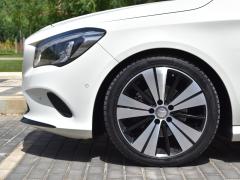 https://www.autoroyal.es/media/com_expautospro/images/big/turismos_todo_terrenos_y_furgonetas_mercedes_cla_200_shooting_brake_62a76a1451cca.JPG