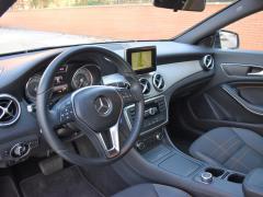 https://www.autoroyal.es/media/com_expautospro/images/big/turismos_todo_terrenos_y_furgonetas_mercedes_cla_5e4faa6d8f93d.JPG