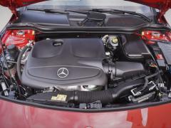 https://www.autoroyal.es/media/com_expautospro/images/big/turismos_todo_terrenos_y_furgonetas_mercedes_cla_623b46206ba4c.JPG