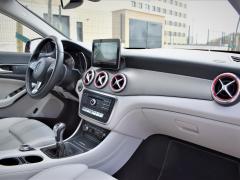 https://www.autoroyal.es/media/com_expautospro/images/big/turismos_todo_terrenos_y_furgonetas_mercedes_cla_623b46206bc6c.JPG