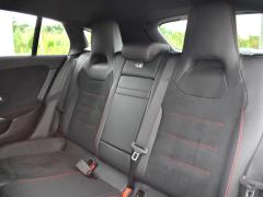 https://www.autoroyal.es/media/com_expautospro/images/big/turismos_todo_terrenos_y_furgonetas_mercedes_cla_6a3c19bb35641.JPG
