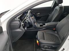 https://www.autoroyal.es/media/com_expautospro/images/big/turismos_todo_terrenos_y_furgonetas_mercedes_clase_a_180_6a5f314b449c1.jpg
