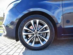 https://www.autoroyal.es/media/com_expautospro/images/big/turismos_todo_terrenos_y_furgonetas_mercedes_clase_v_69c57992d9083.JPG