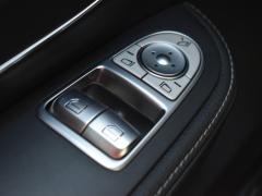 https://www.autoroyal.es/media/com_expautospro/images/big/turismos_todo_terrenos_y_furgonetas_mercedes_clase_v_69c579a0bff77.JPG