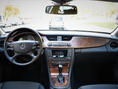 https://www.autoroyal.es/media/com_expautospro/images/big/turismos_todo_terrenos_y_furgonetas_mercedes_cls_350_616fdb15a10bd.JPG