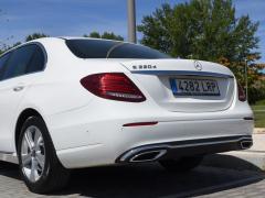 https://www.autoroyal.es/media/com_expautospro/images/big/turismos_todo_terrenos_y_furgonetas_mercedes_e_220_60f14a8bc8016.JPG