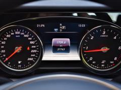 https://www.autoroyal.es/media/com_expautospro/images/big/turismos_todo_terrenos_y_furgonetas_mercedes_e_220_60f14a96cb55c.JPG