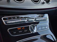 https://www.autoroyal.es/media/com_expautospro/images/big/turismos_todo_terrenos_y_furgonetas_mercedes_e_220_60f14b3c0ab77.JPG